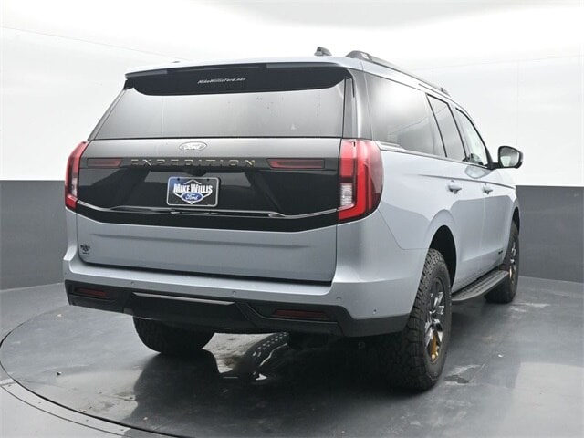 new 2025 Ford Expedition car, priced at $84,540