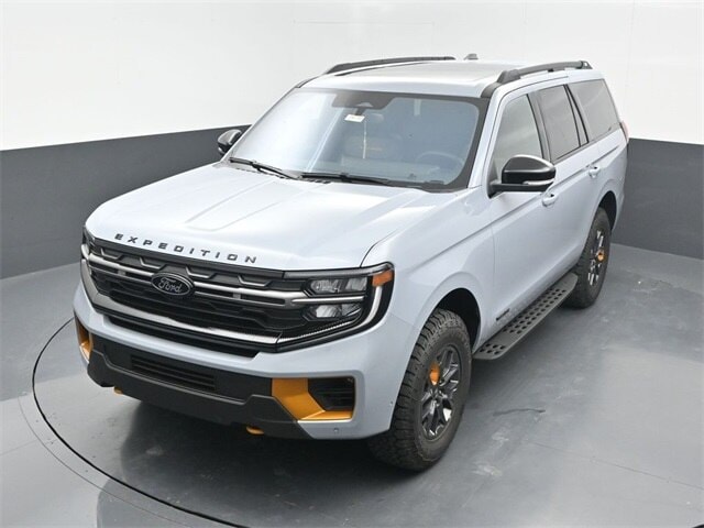 new 2025 Ford Expedition car, priced at $84,540