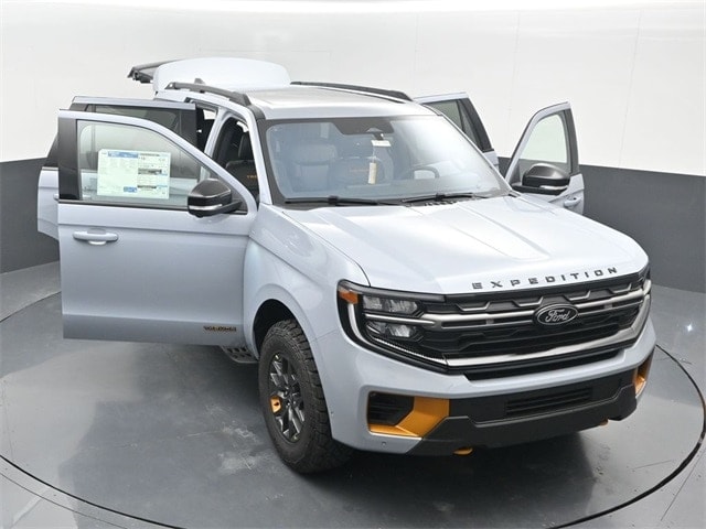 new 2025 Ford Expedition car, priced at $84,540