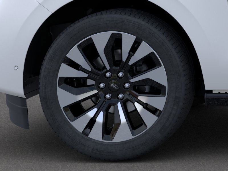 new 2025 Ford Expedition car, priced at $83,430