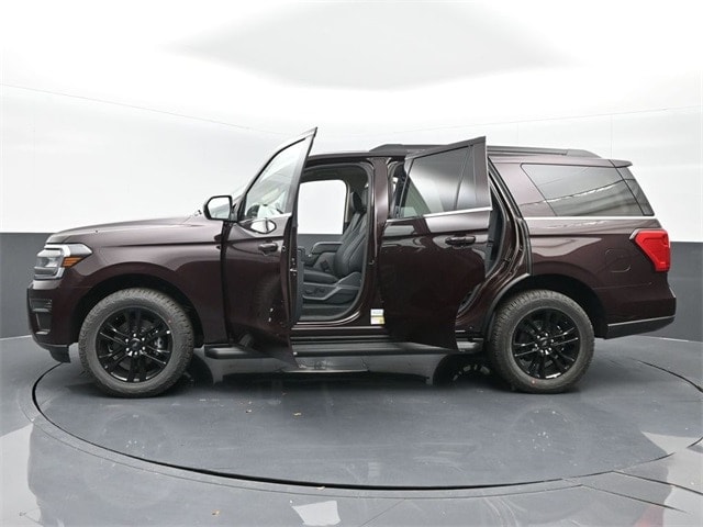 new 2024 Ford Expedition car, priced at $61,875