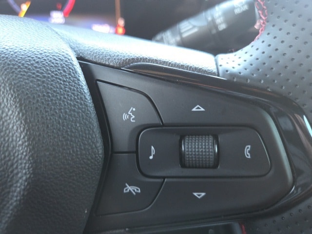 used 2025 Chevrolet TrailBlazer car, priced at $29,555