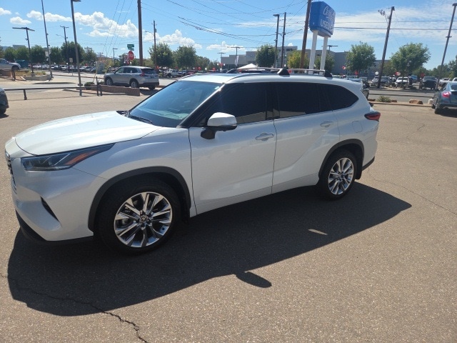 used 2023 Toyota Highlander car, priced at $37,959