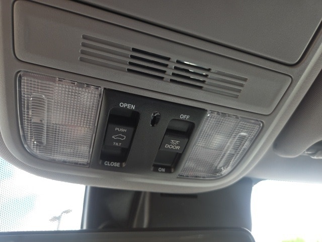 used 2022 Honda Pilot car, priced at $35,556