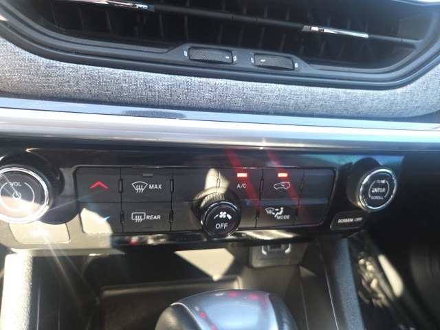 used 2022 Jeep Compass car, priced at $18,956