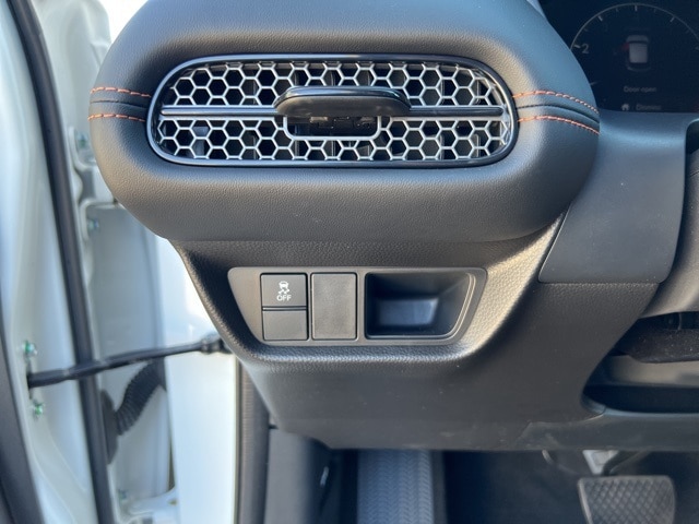 used 2025 Honda HR-V car, priced at $28,959