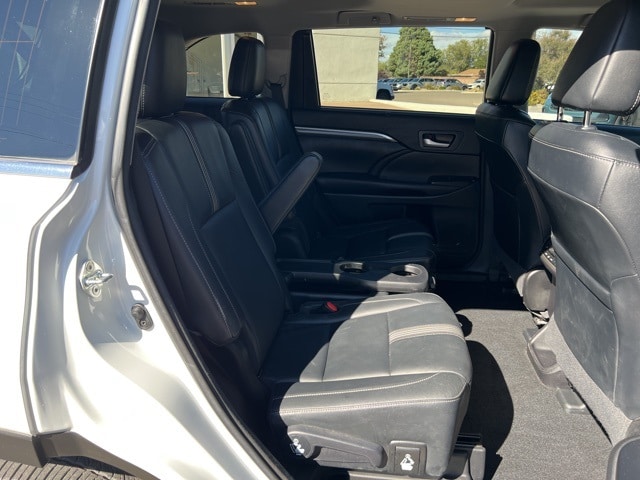 used 2017 Toyota Highlander car, priced at $27,555