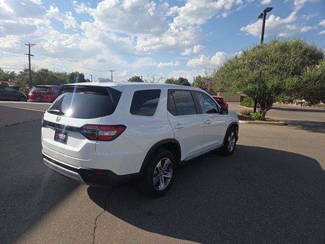 used 2024 Honda Pilot car, priced at $42,555