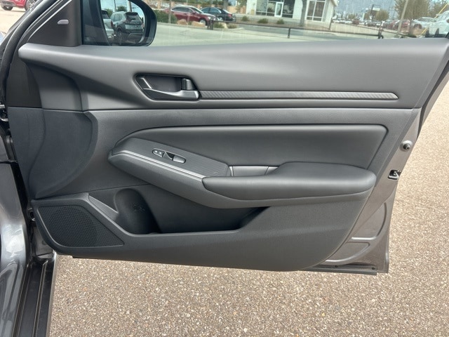 used 2023 Nissan Altima car, priced at $20,959