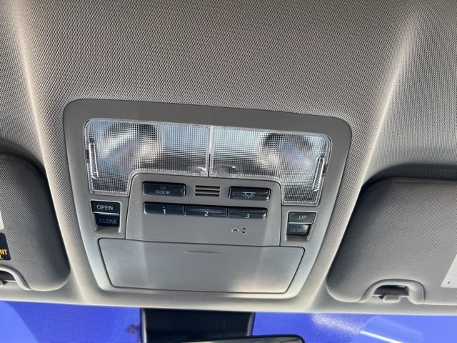 used 2017 Toyota Highlander car, priced at $27,555