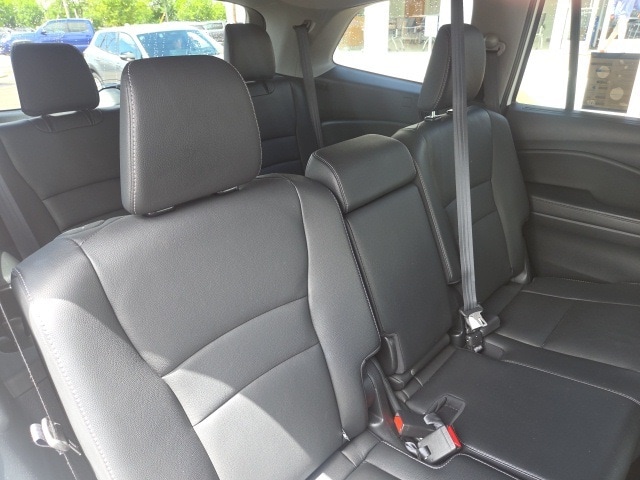 used 2022 Honda Pilot car, priced at $35,556