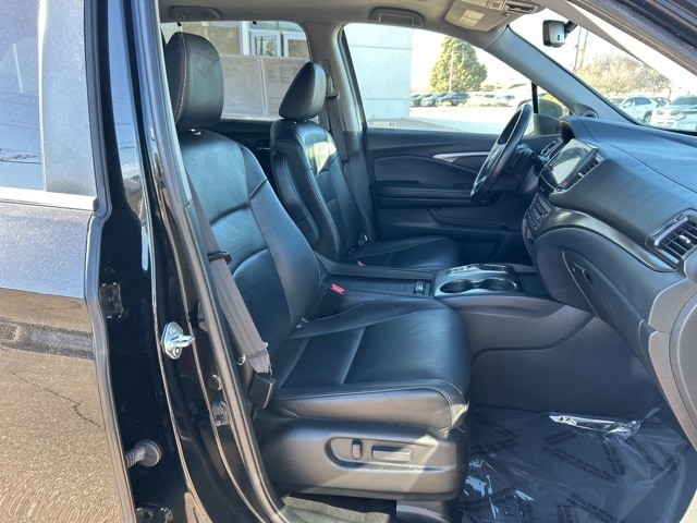 used 2022 Honda Pilot car, priced at $31,555