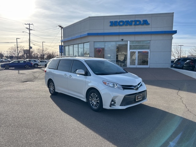 used 2019 Toyota Sienna car, priced at $31,555