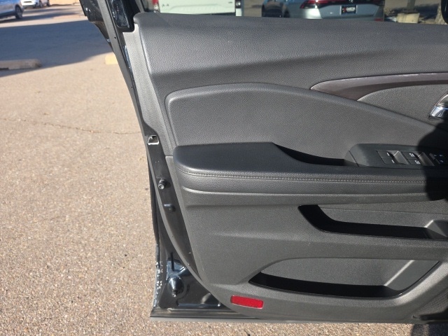 used 2022 Honda Pilot car, priced at $29,555