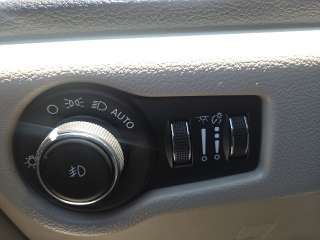 used 2021 Chrysler Pacifica car, priced at $18,959