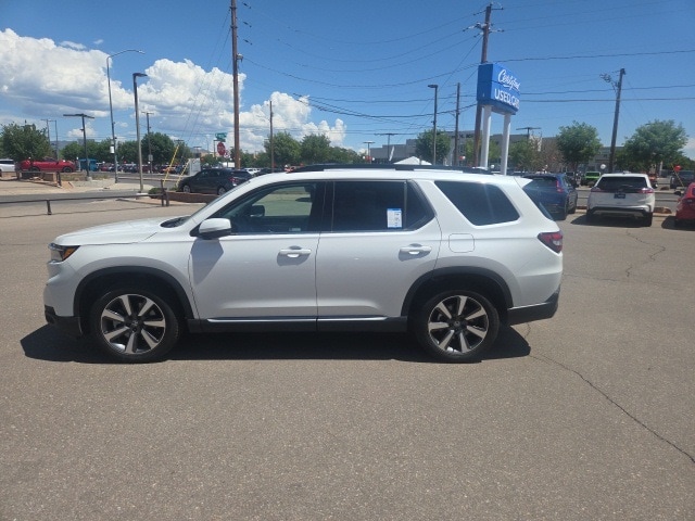 used 2025 Honda Pilot car, priced at $52,959
