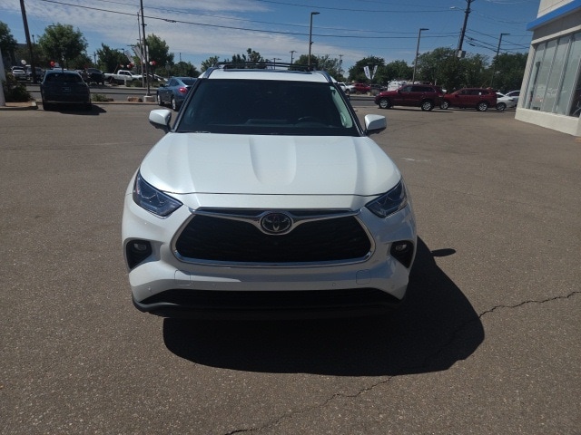 used 2023 Toyota Highlander car, priced at $37,959