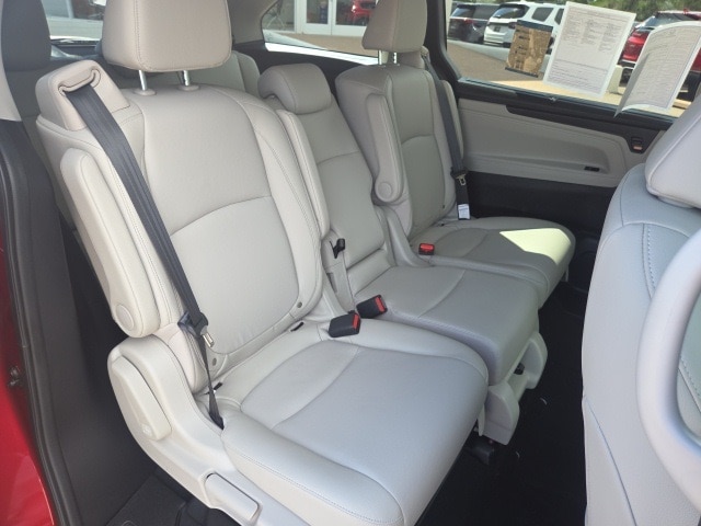 used 2025 Honda Odyssey car, priced at $43,958