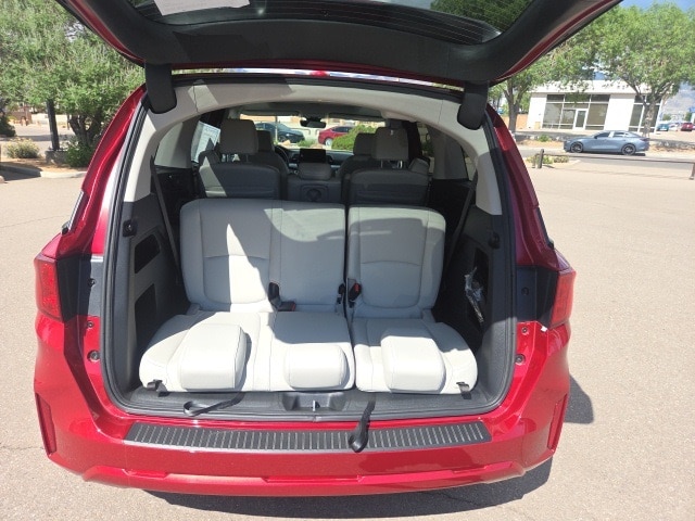 used 2025 Honda Odyssey car, priced at $43,958