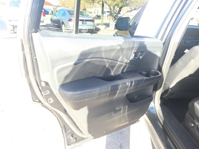 used 2022 Honda Pilot car, priced at $29,555