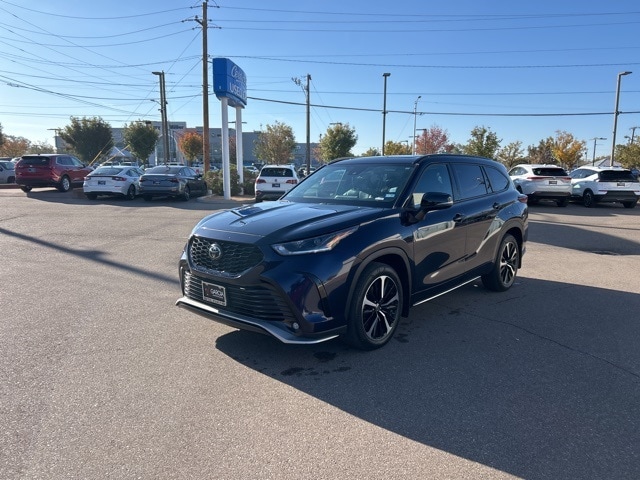 used 2022 Toyota Highlander car, priced at $36,988