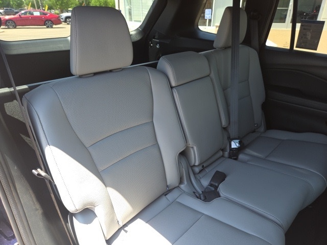 used 2023 Honda Passport car, priced at $33,333