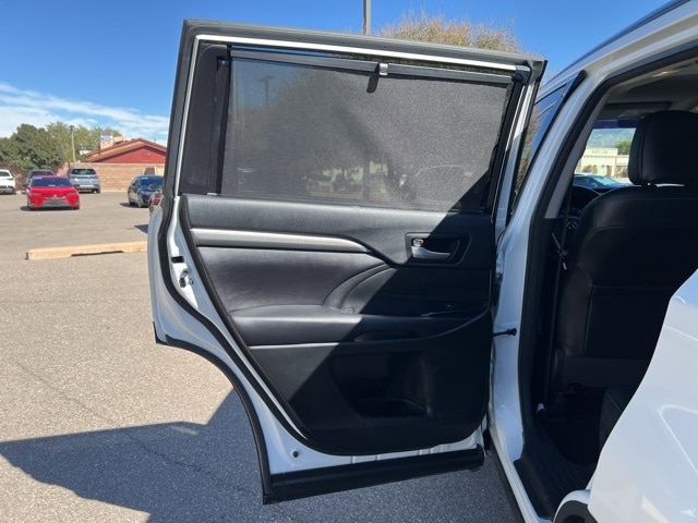 used 2017 Toyota Highlander car, priced at $27,555