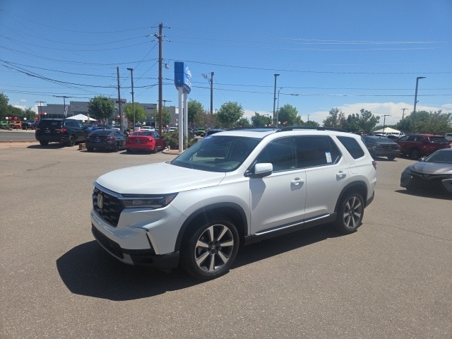 used 2025 Honda Pilot car, priced at $52,959