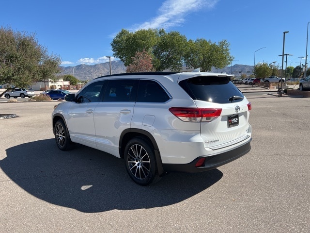 used 2017 Toyota Highlander car, priced at $27,555