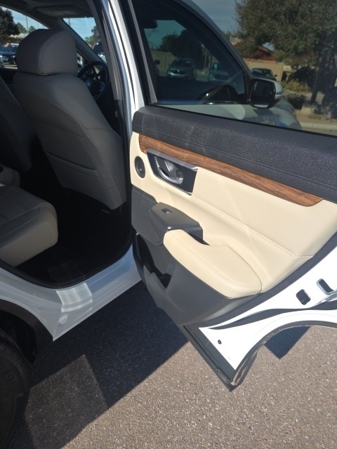 used 2019 Honda CR-V car, priced at $27,777