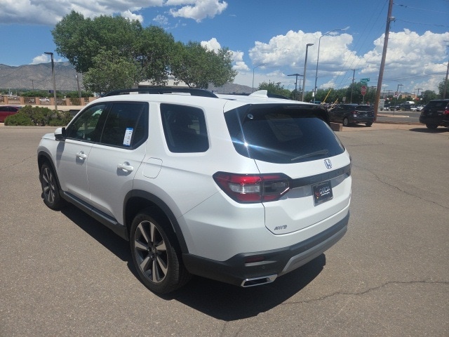used 2025 Honda Pilot car, priced at $52,959