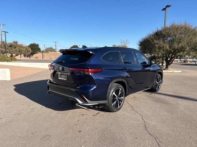 used 2022 Toyota Highlander car, priced at $36,988