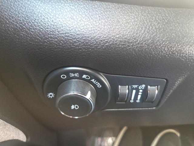 used 2022 Jeep Compass car, priced at $18,956