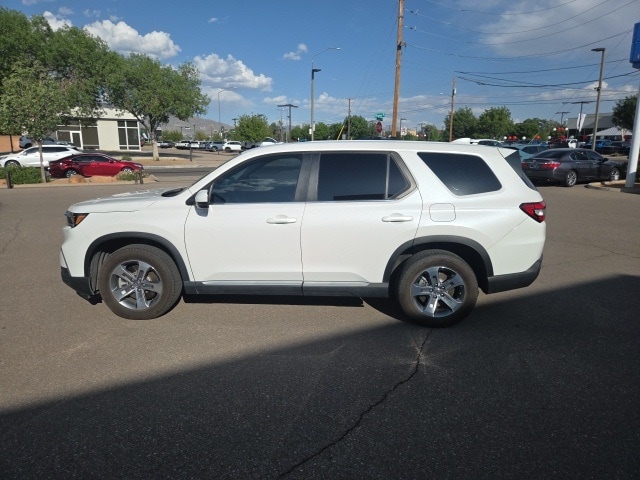 used 2024 Honda Pilot car, priced at $42,555