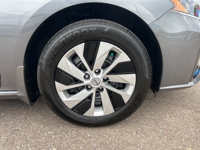 used 2023 Nissan Altima car, priced at $20,959
