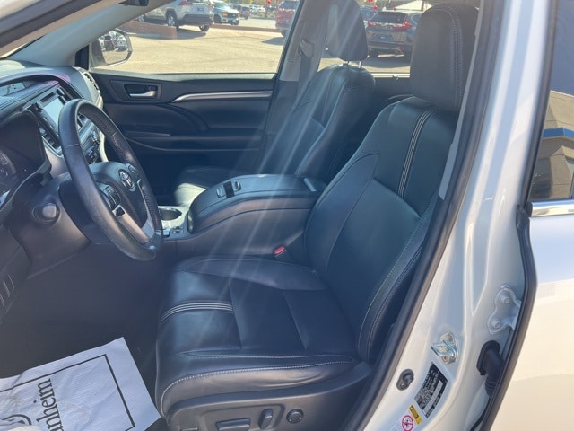 used 2017 Toyota Highlander car, priced at $27,555