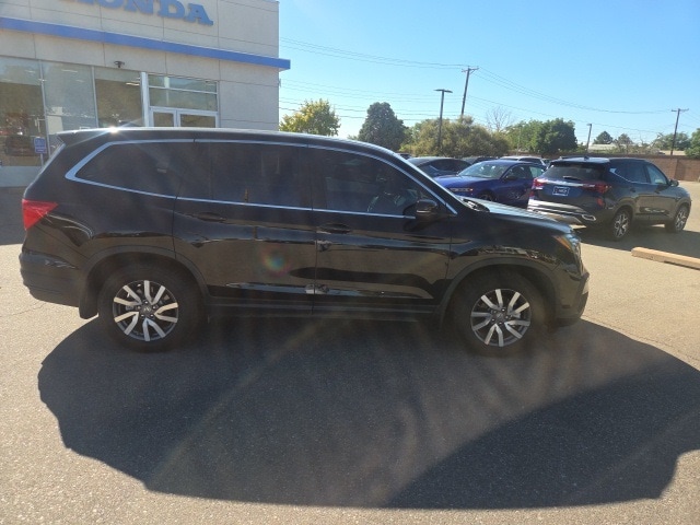 used 2020 Honda Pilot car, priced at $27,555