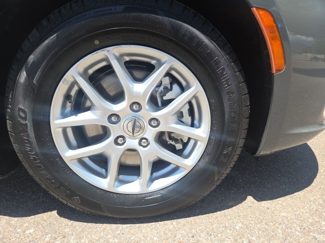used 2021 Chrysler Pacifica car, priced at $18,959