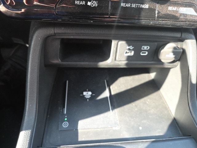 used 2024 Honda Pilot car, priced at $42,555