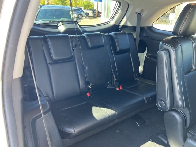 used 2017 Toyota Highlander car, priced at $27,555