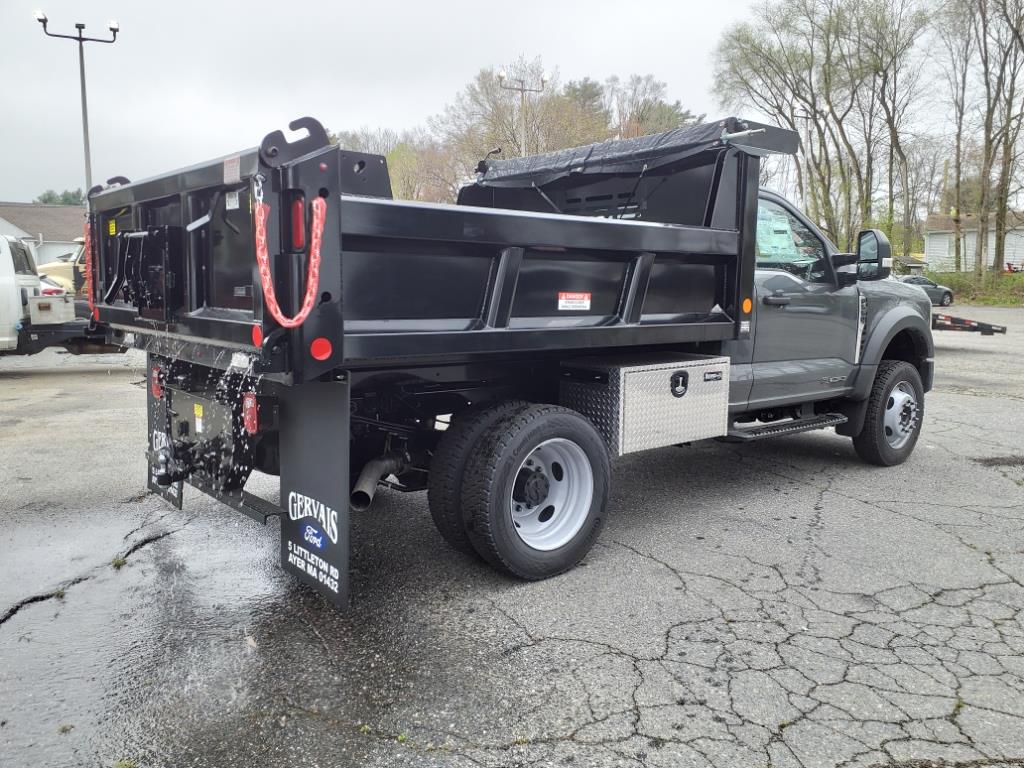 new 2024 Ford F-550 Super Duty car