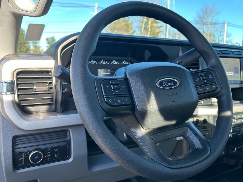 new 2024 Ford F600 Super Duty car