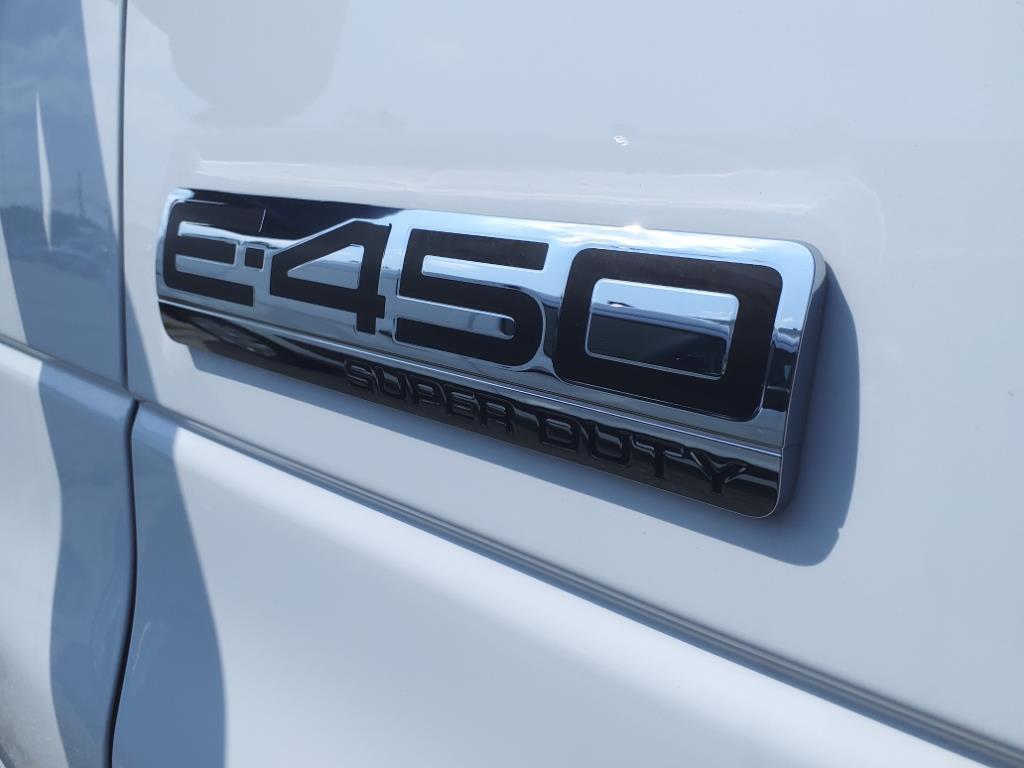 new 2023 Ford Econoline Super car