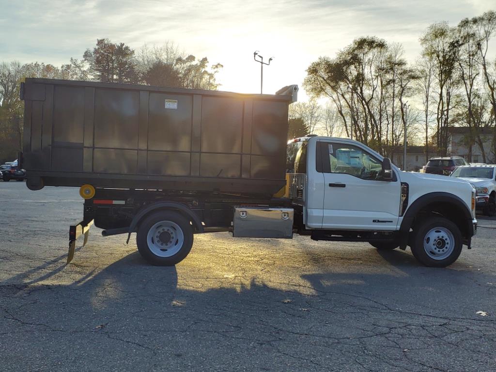 new 2023 Ford F-550 Super Duty car