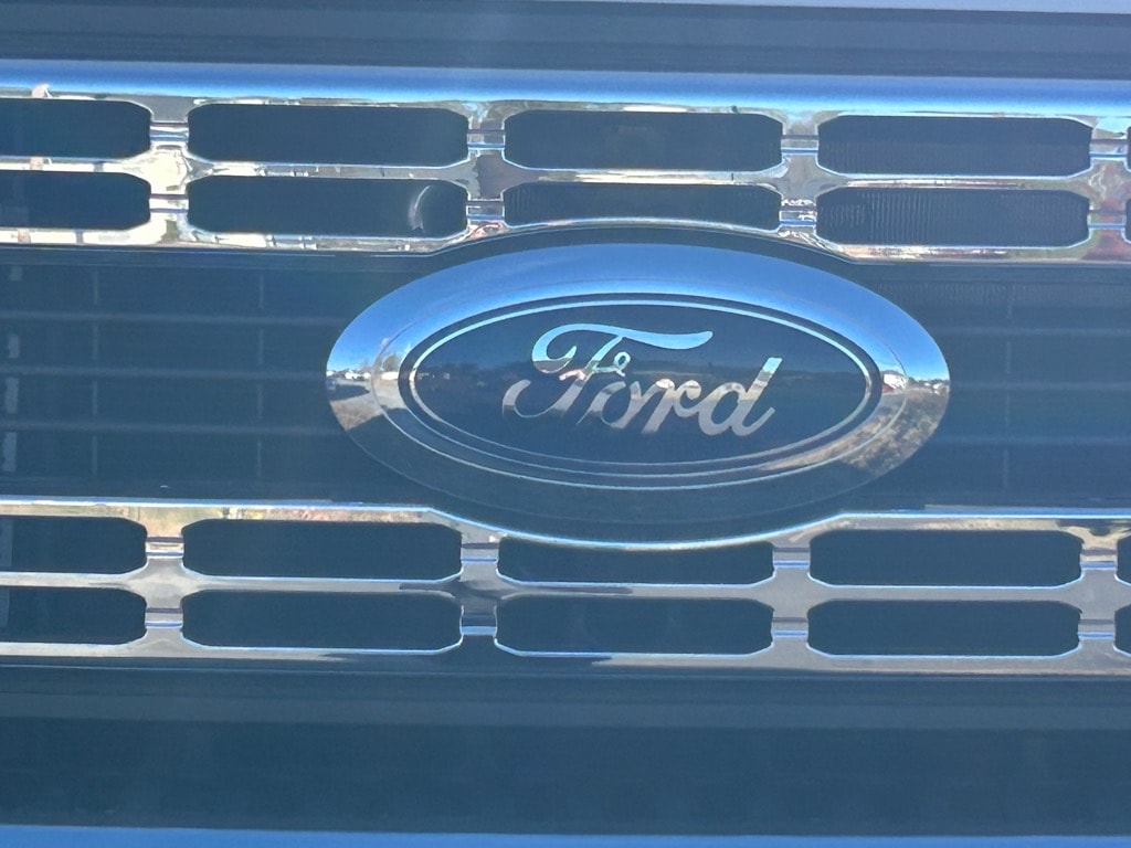 new 2024 Ford F600 Super Duty car