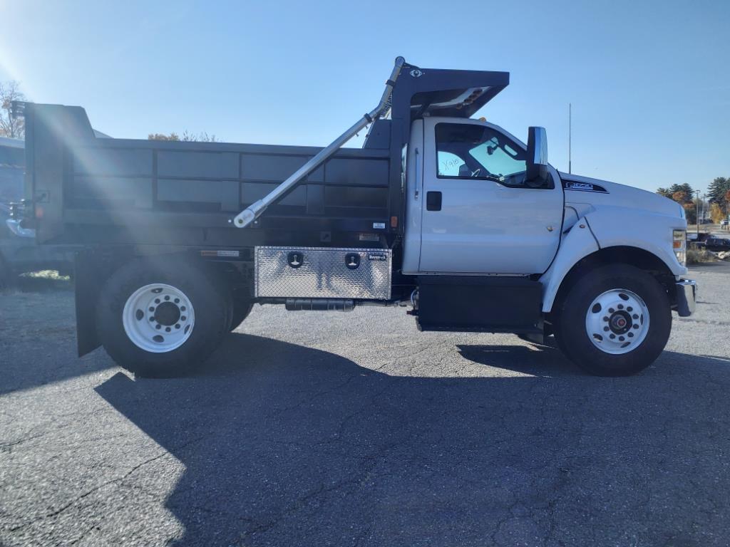 new 2025 Ford F650 Super Duty car