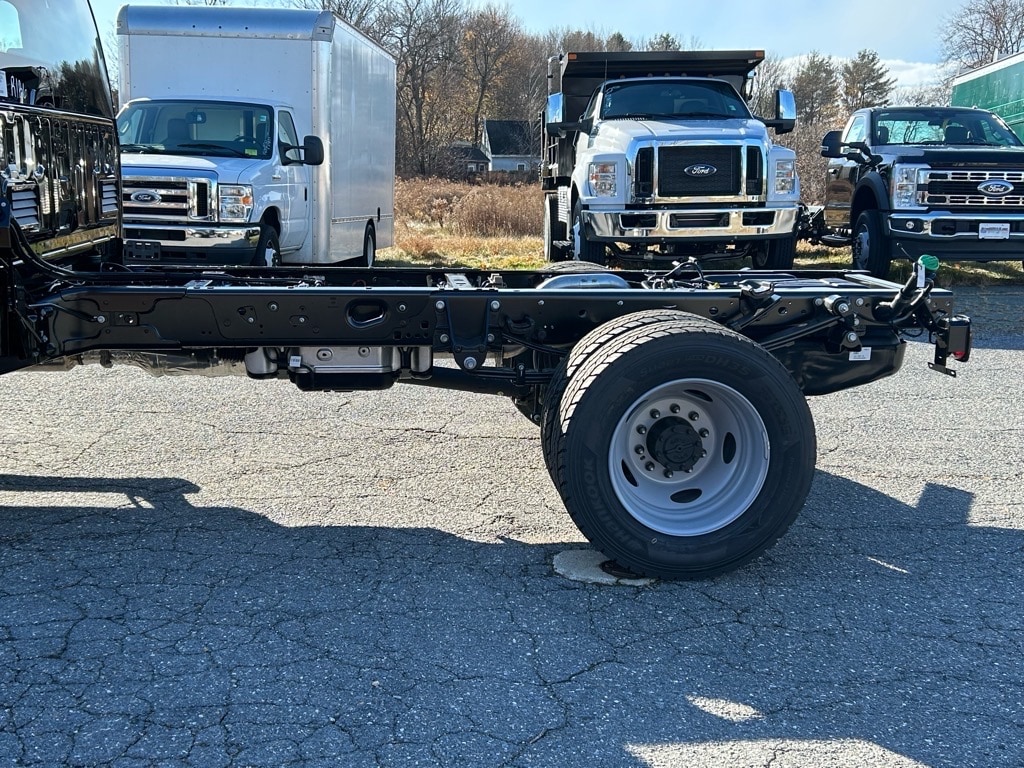 new 2024 Ford F600 Super Duty car