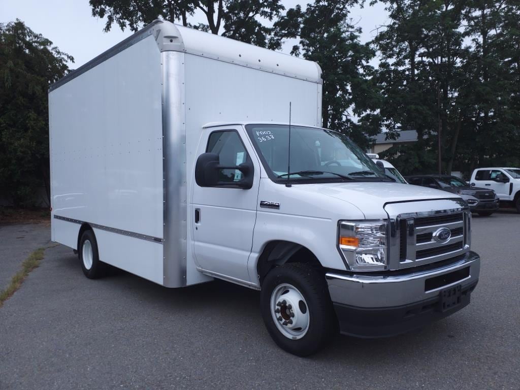 new 2023 Ford Econoline E450 car