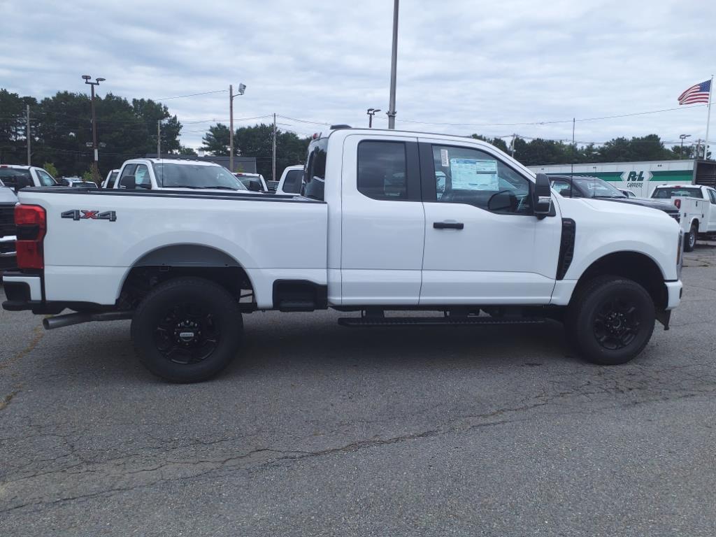 new 2024 Ford F-350 Super Duty car