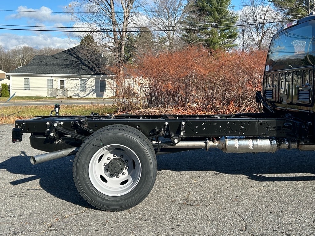 new 2024 Ford F600 Super Duty car